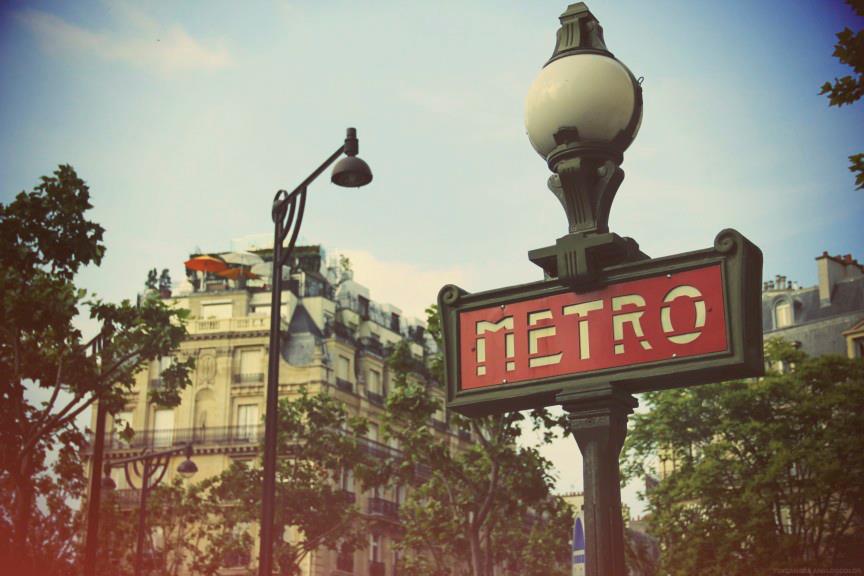 Travel Guide to Paris-metro